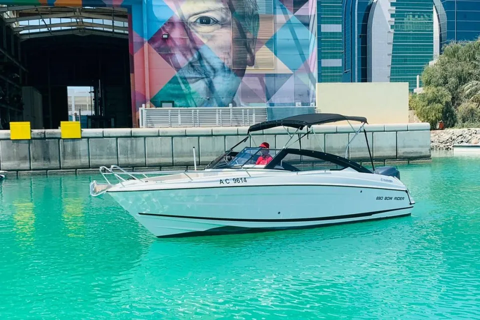 X85 Parker 690 at Al Bateen, Abu Dhabi